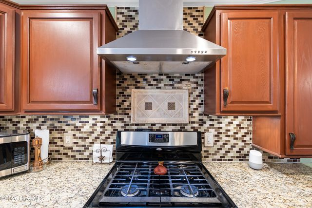 62 Windover Drive, Southport, NC 28461