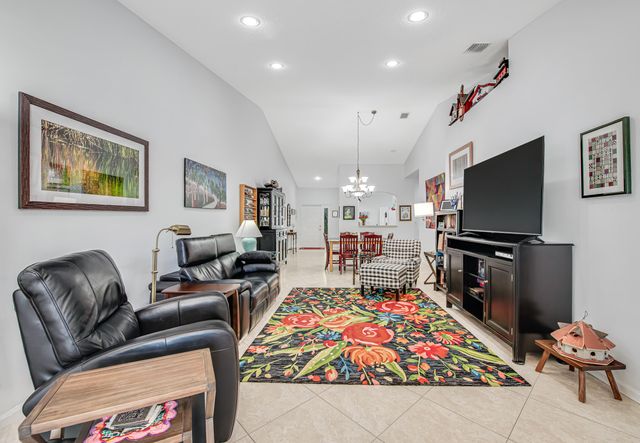 9543 Crescent View Drive N, Boynton Beach, FL 33437