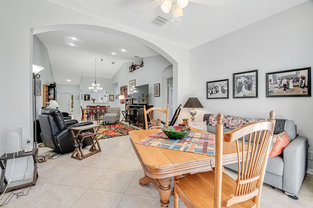 9543 Crescent View Drive N, Boynton Beach, FL 33437