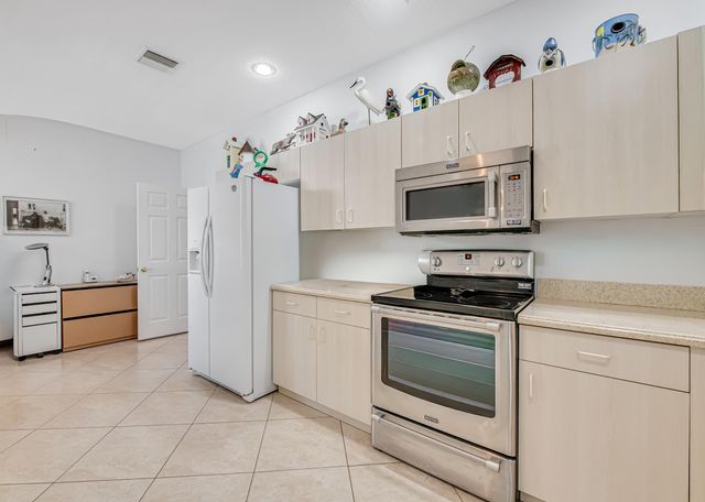9543 Crescent View Drive N, Boynton Beach, FL 33437