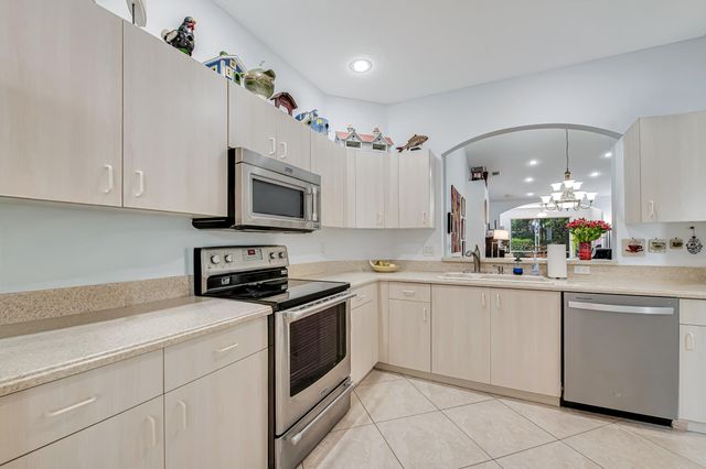 9543 Crescent View Drive N, Boynton Beach, FL 33437