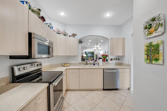 9543 Crescent View Drive N, Boynton Beach, FL 33437