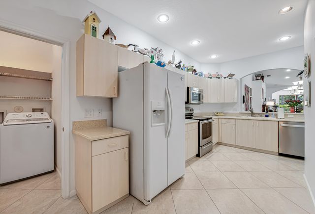 9543 Crescent View Drive N, Boynton Beach, FL 33437