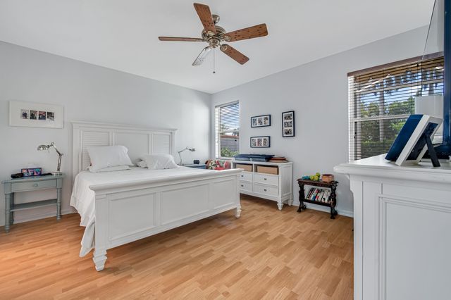 9543 Crescent View Drive N, Boynton Beach, FL 33437
