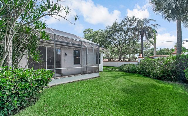 9543 Crescent View Drive N, Boynton Beach, FL 33437