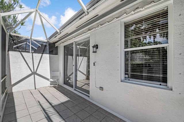 9543 Crescent View Drive N, Boynton Beach, FL 33437