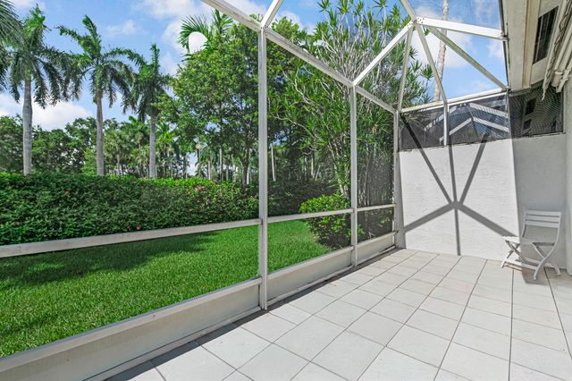 9543 Crescent View Drive N, Boynton Beach, FL 33437