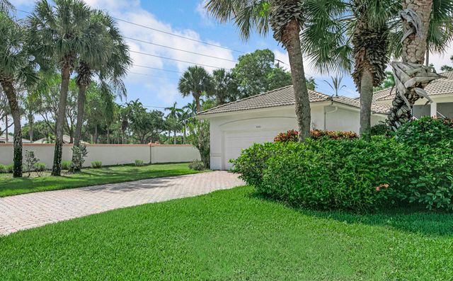 9543 Crescent View Drive N, Boynton Beach, FL 33437