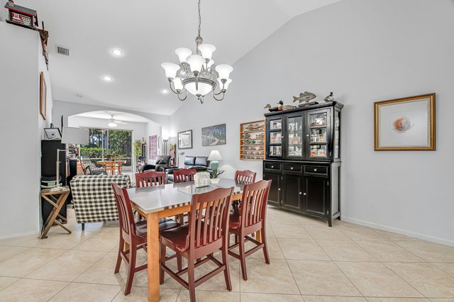 9543 Crescent View Drive N, Boynton Beach, FL 33437