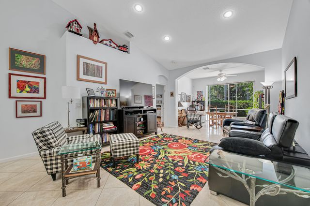 9543 Crescent View Drive N, Boynton Beach, FL 33437