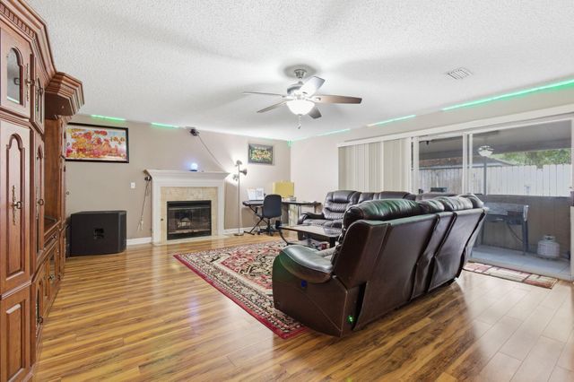492 Spring Brook Lane, Mary Esther, FL 32569
