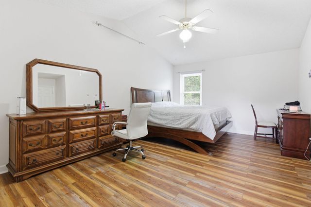 492 Spring Brook Lane, Mary Esther, FL 32569