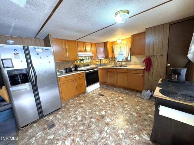 1598 Hickory Flats Road, Pennington Gap, VA 24277