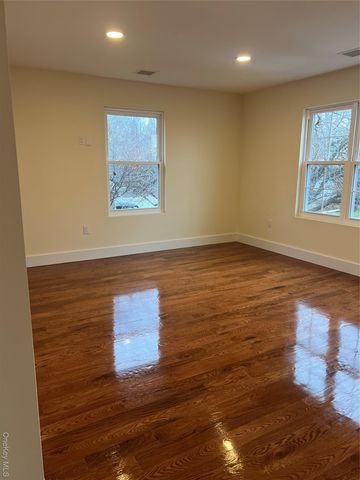 15 Sunlight Hill, Yonkers, NY 10704