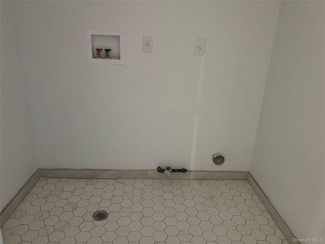 15 Sunlight Hill, Yonkers, NY 10704