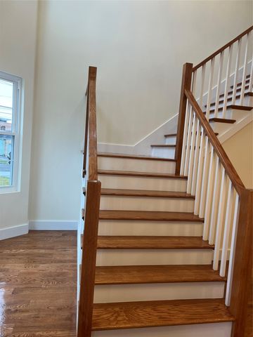 15 Sunlight Hill, Yonkers, NY 10704