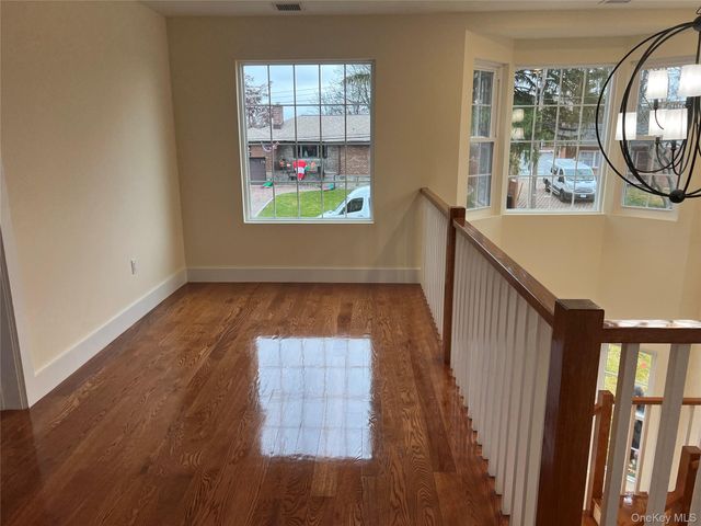 15 Sunlight Hill, Yonkers, NY 10704