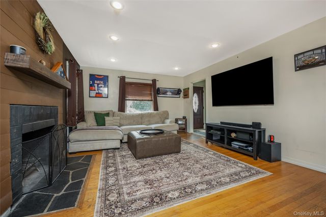 338 Southside Avenue, Freeport, NY 11520