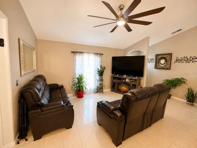 2333 AINSWORTH AVENUE, Deltona, FL 32738