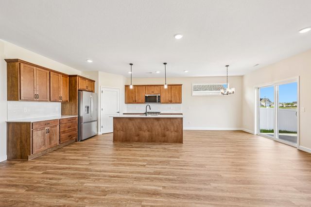 1423 Victory Lane NE, Isanti, MN 55040