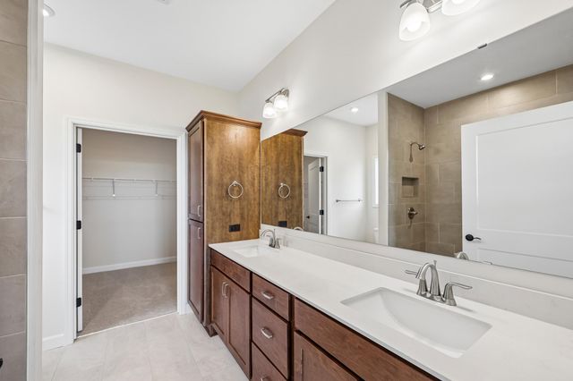 1423 Victory Lane NE, Isanti, MN 55040