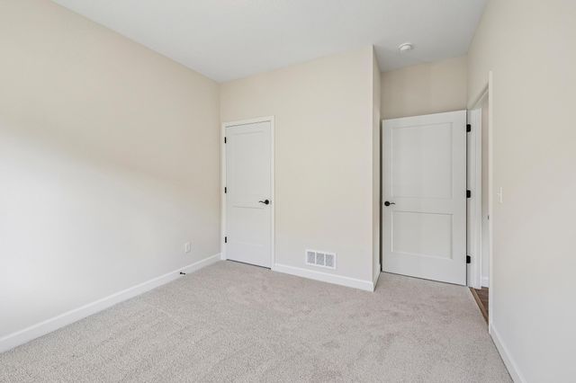 1423 Victory Lane NE, Isanti, MN 55040