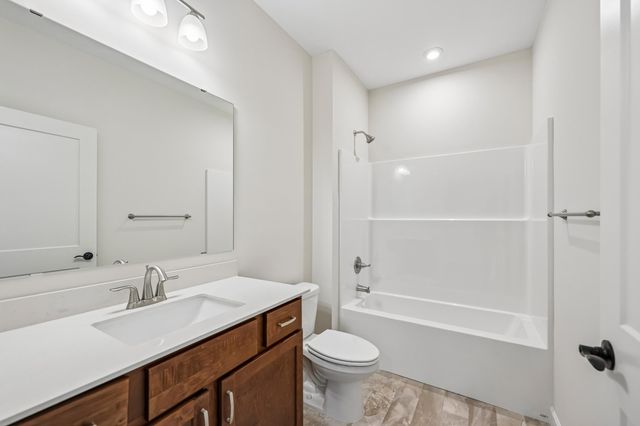 1423 Victory Lane NE, Isanti, MN 55040
