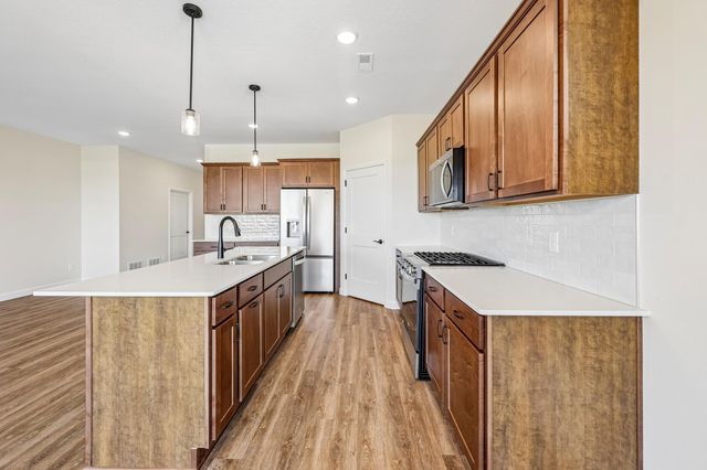 1423 Victory Lane NE, Isanti, MN 55040