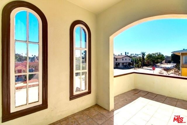 2025 3rd Avenue, Los Angeles, CA 90018