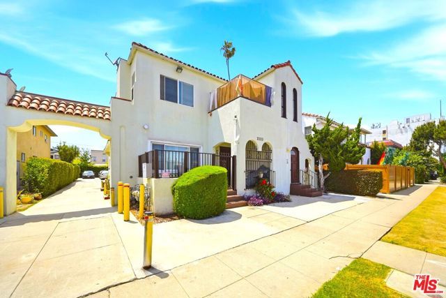 2025 3rd Avenue, Los Angeles, CA 90018