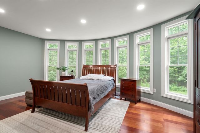 24 Wayside Inn Rd, Framingham, MA 01701