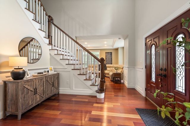 24 Wayside Inn Rd, Framingham, MA 01701