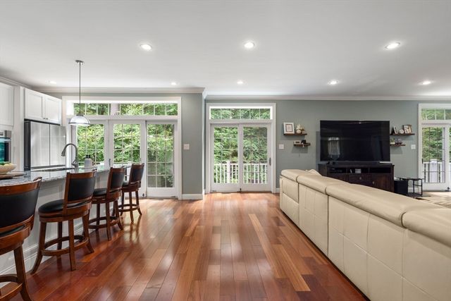 24 Wayside Inn Rd, Framingham, MA 01701
