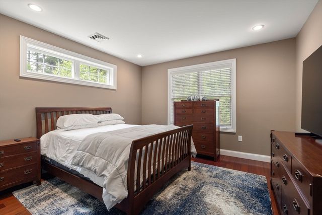 24 Wayside Inn Rd, Framingham, MA 01701