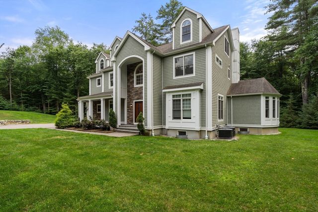 24 Wayside Inn Rd, Framingham, MA 01701