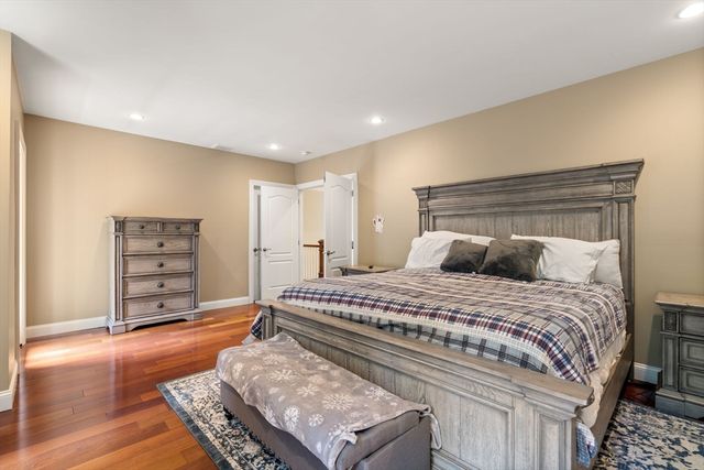 24 Wayside Inn Rd, Framingham, MA 01701