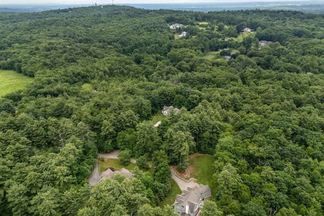 24 Wayside Inn Rd, Framingham, MA 01701