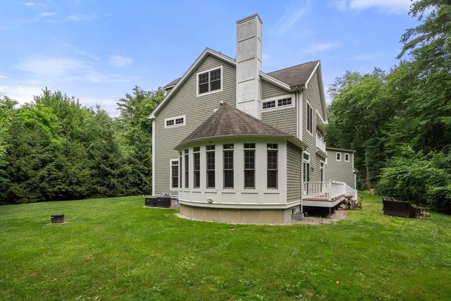 24 Wayside Inn Rd, Framingham, MA 01701