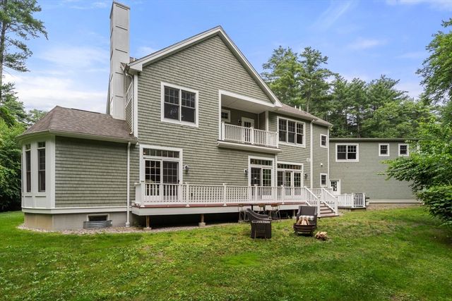 24 Wayside Inn Rd, Framingham, MA 01701