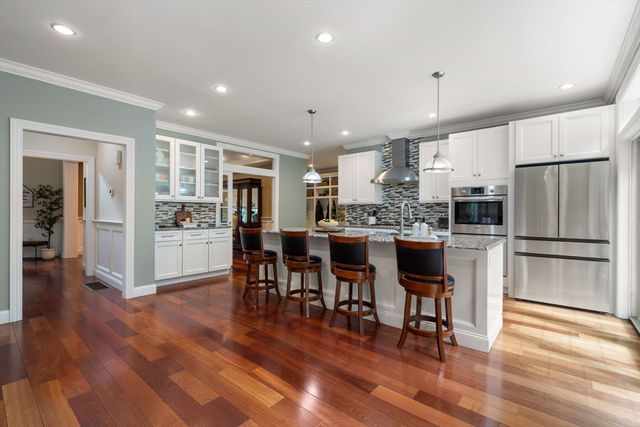 24 Wayside Inn Rd, Framingham, MA 01701