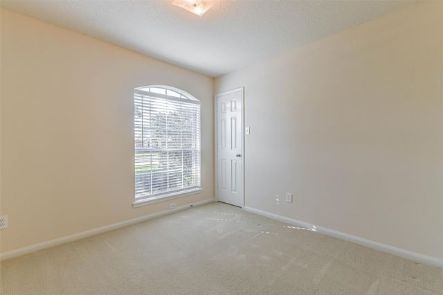 5329 Morgan Oak Drive, Alvin, TX 77511