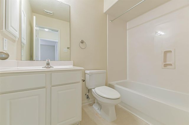 5329 Morgan Oak Drive, Alvin, TX 77511