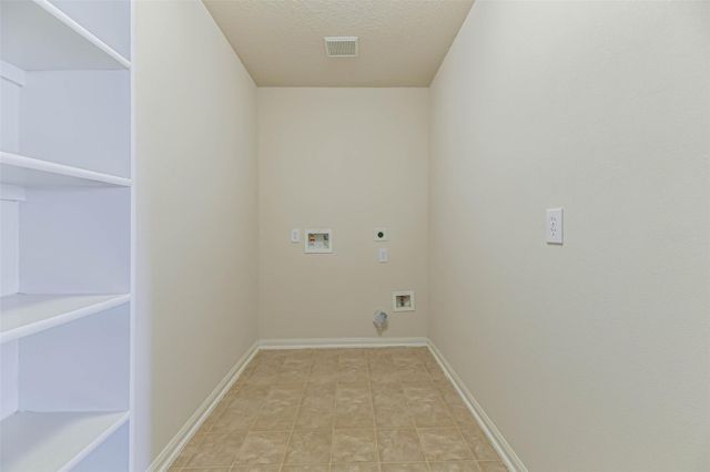 5329 Morgan Oak Drive, Alvin, TX 77511