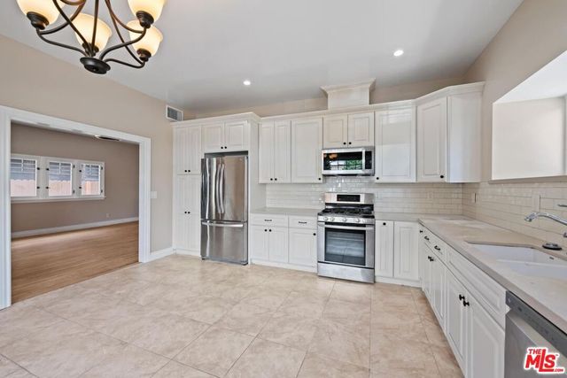 1238 S Bonnie Brae Street, Los Angeles, CA 90006