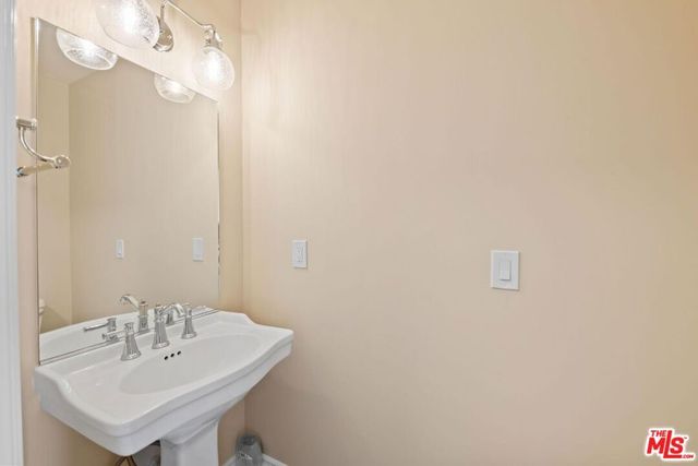 1238 S Bonnie Brae Street, Los Angeles, CA 90006