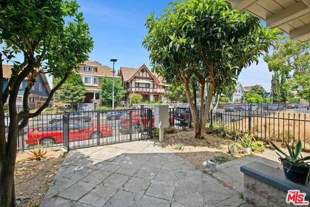 1238 S Bonnie Brae Street, Los Angeles, CA 90006