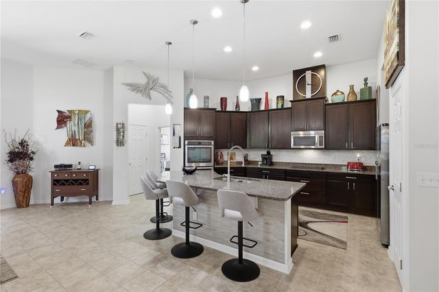 124 S HUMMINGBIRD PLACE, Palm Coast, FL 32164