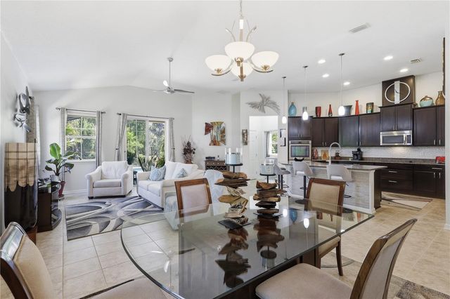 124 S HUMMINGBIRD PLACE, Palm Coast, FL 32164