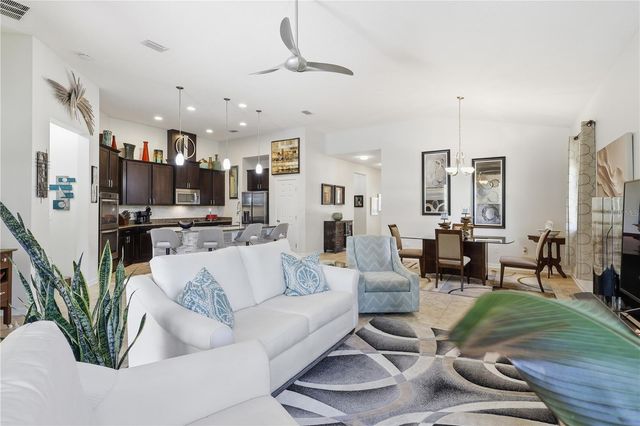 124 S HUMMINGBIRD PLACE, Palm Coast, FL 32164