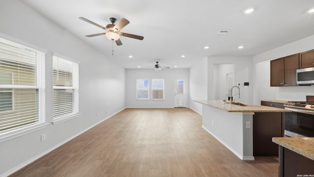 2924 PANTHER SPG, New Braunfels, TX 78130